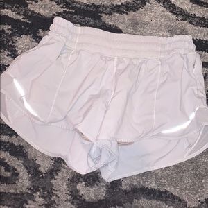 lululemon size 6 hotty hot